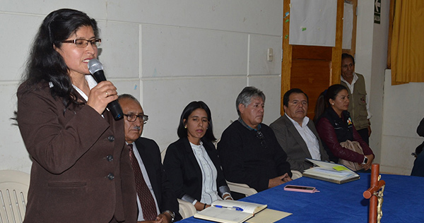 JuramentÃ³ nueva directora de Ugel Chincheros 